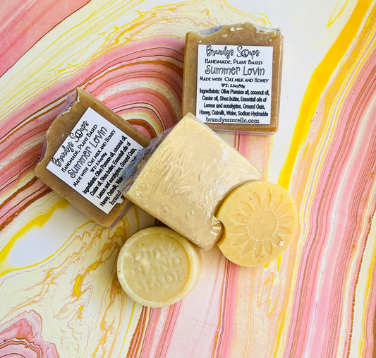 Summer Lovin Soap (Made with oat milk and honey)